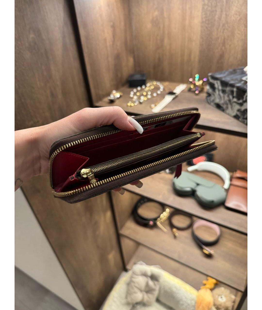 LOUIS VUITTON Коричневый кошелек, фото 4