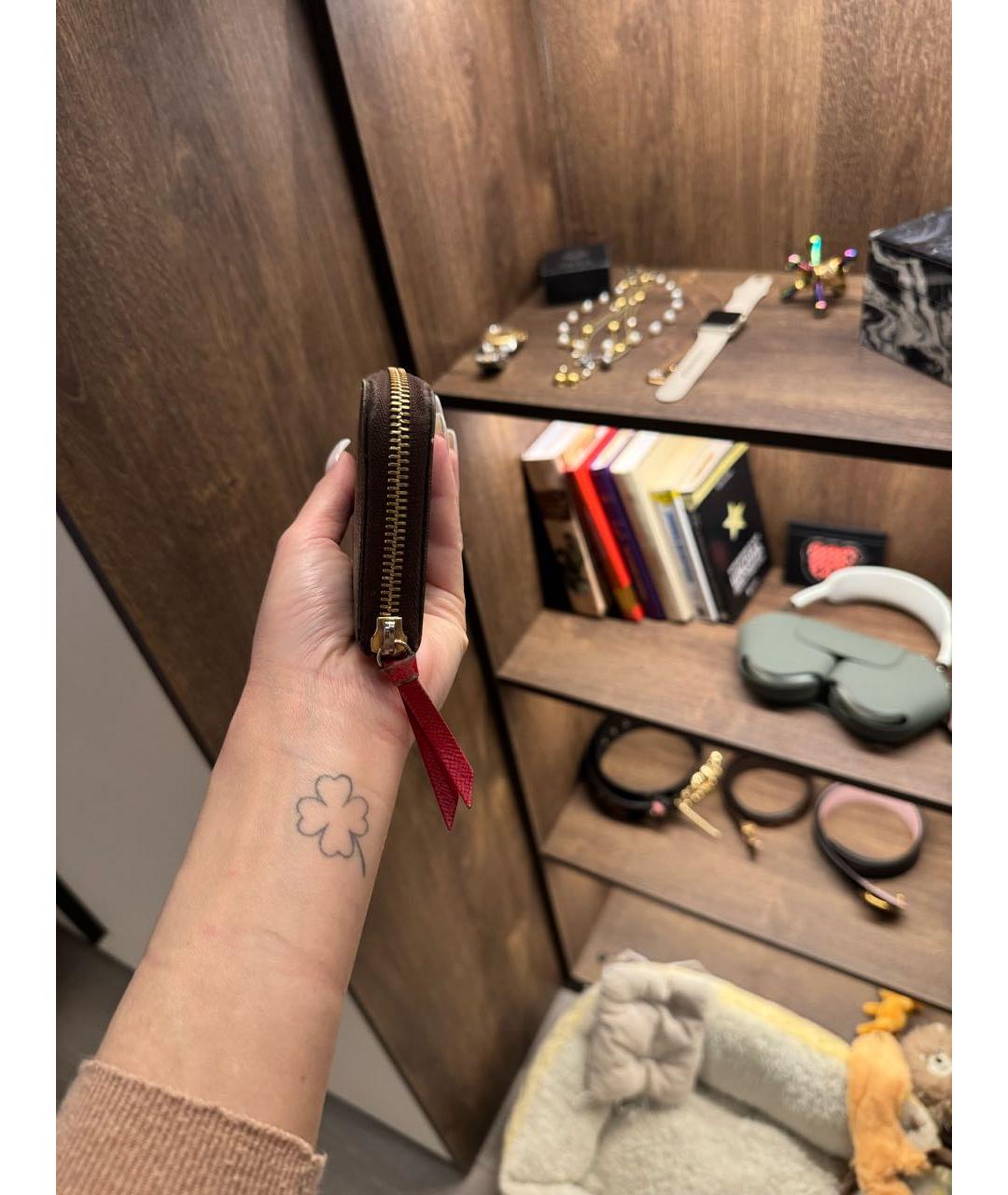 LOUIS VUITTON Коричневый кошелек, фото 3