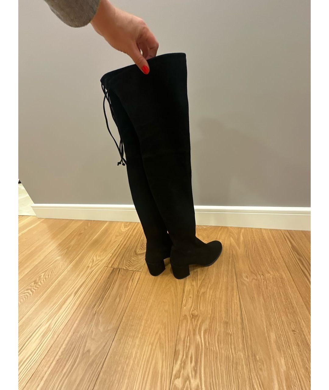 STUART WEITZMAN Черные замшевые ботфорты, фото 5