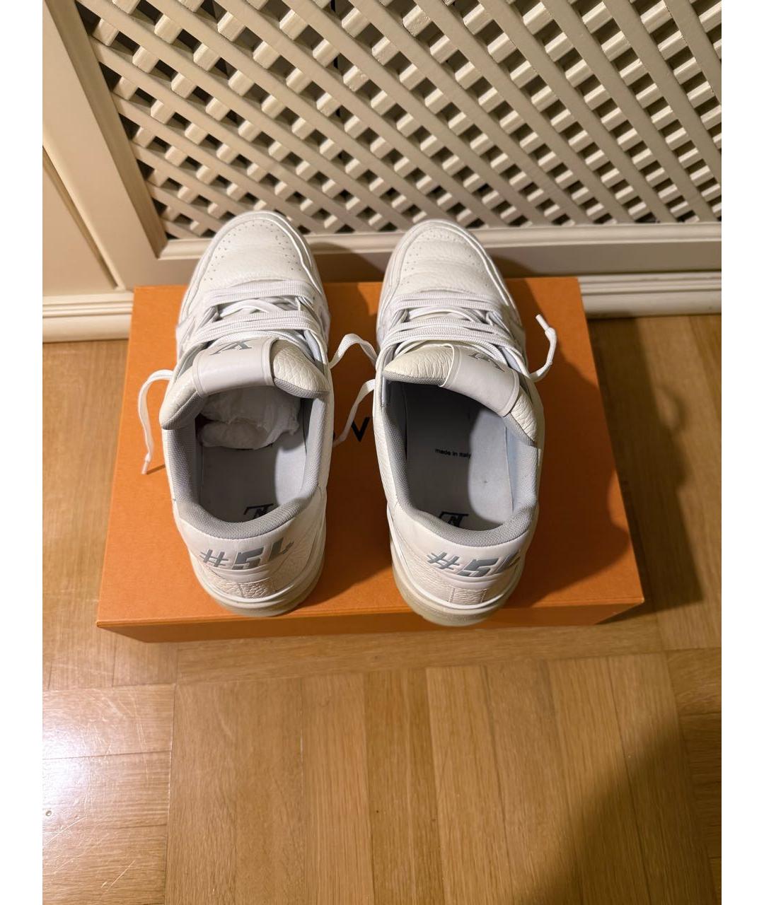 LOUIS VUITTON Белые кожаные низкие кроссовки / кеды, фото 3