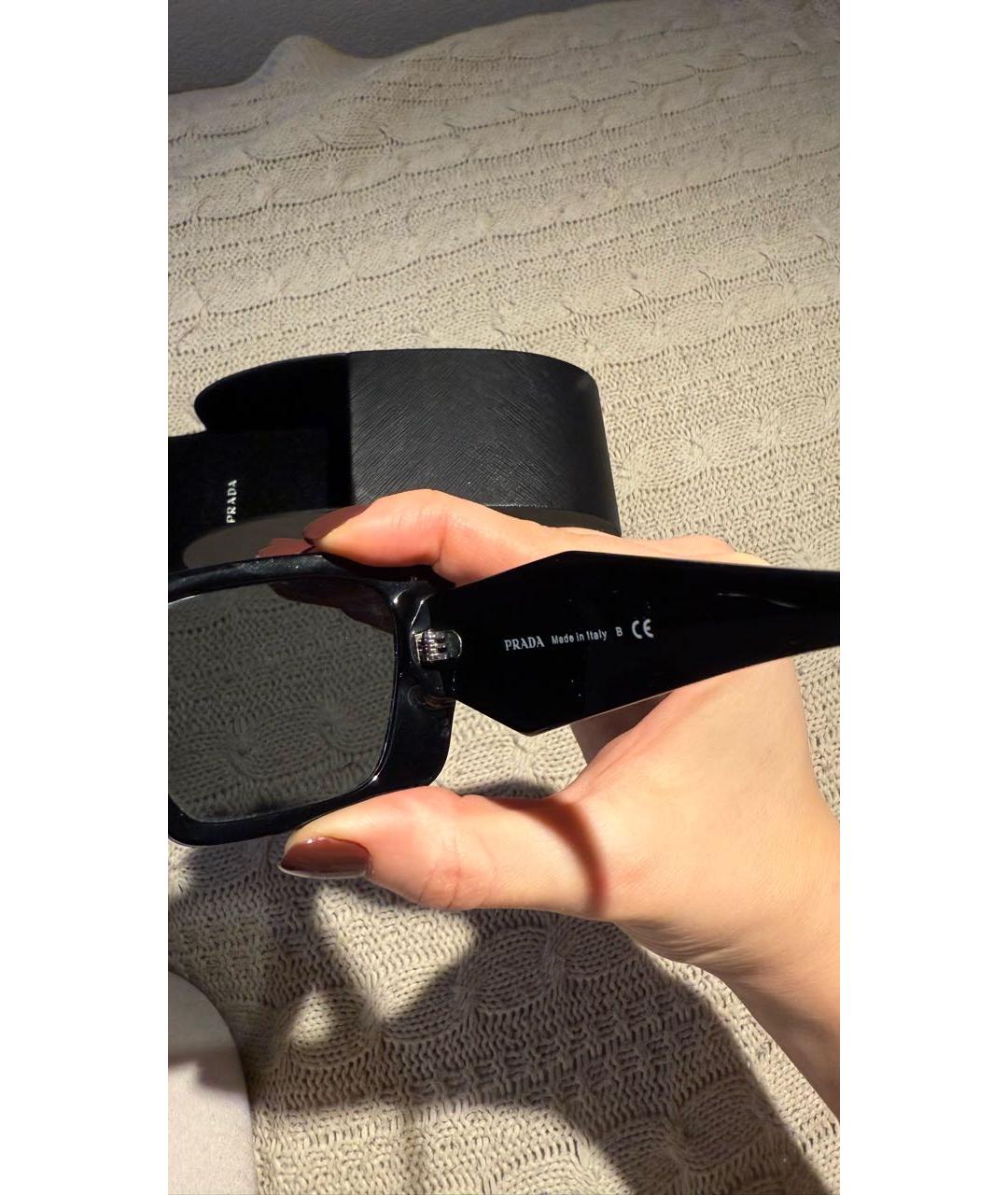 PRADA Черные пластиковые солнцезащитные очки, фото 3
