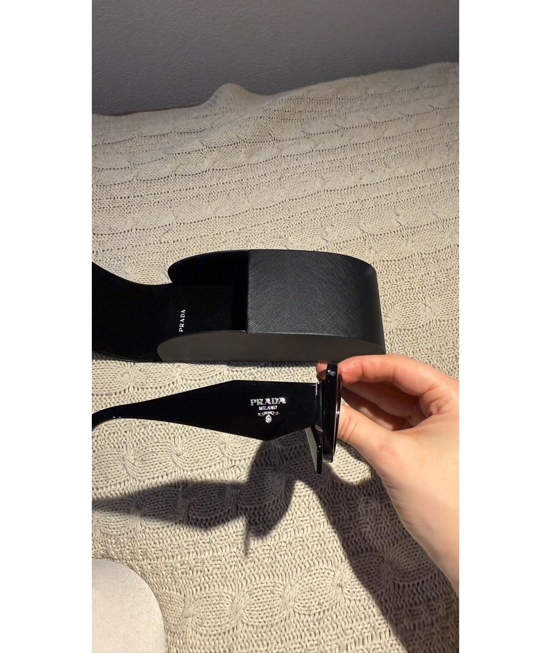 PRADA Черные пластиковые солнцезащитные очки, фото 2