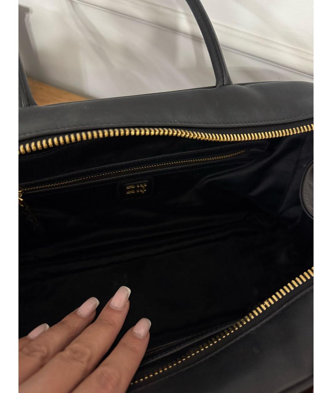MIU MIU Черная кожаная сумка через плечо, фото 4