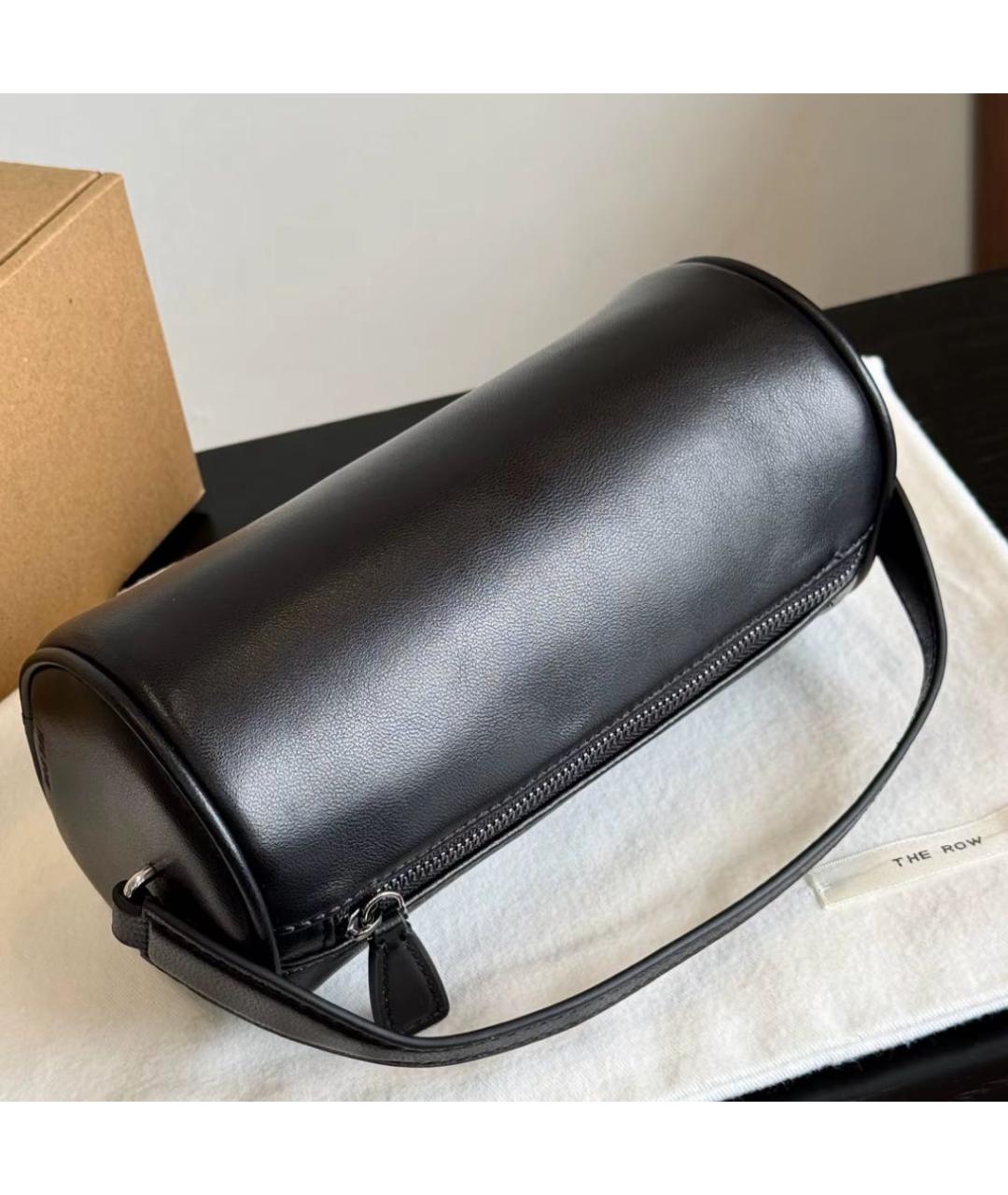 THE ROW Черная кожаная сумка с короткими ручками, фото 5