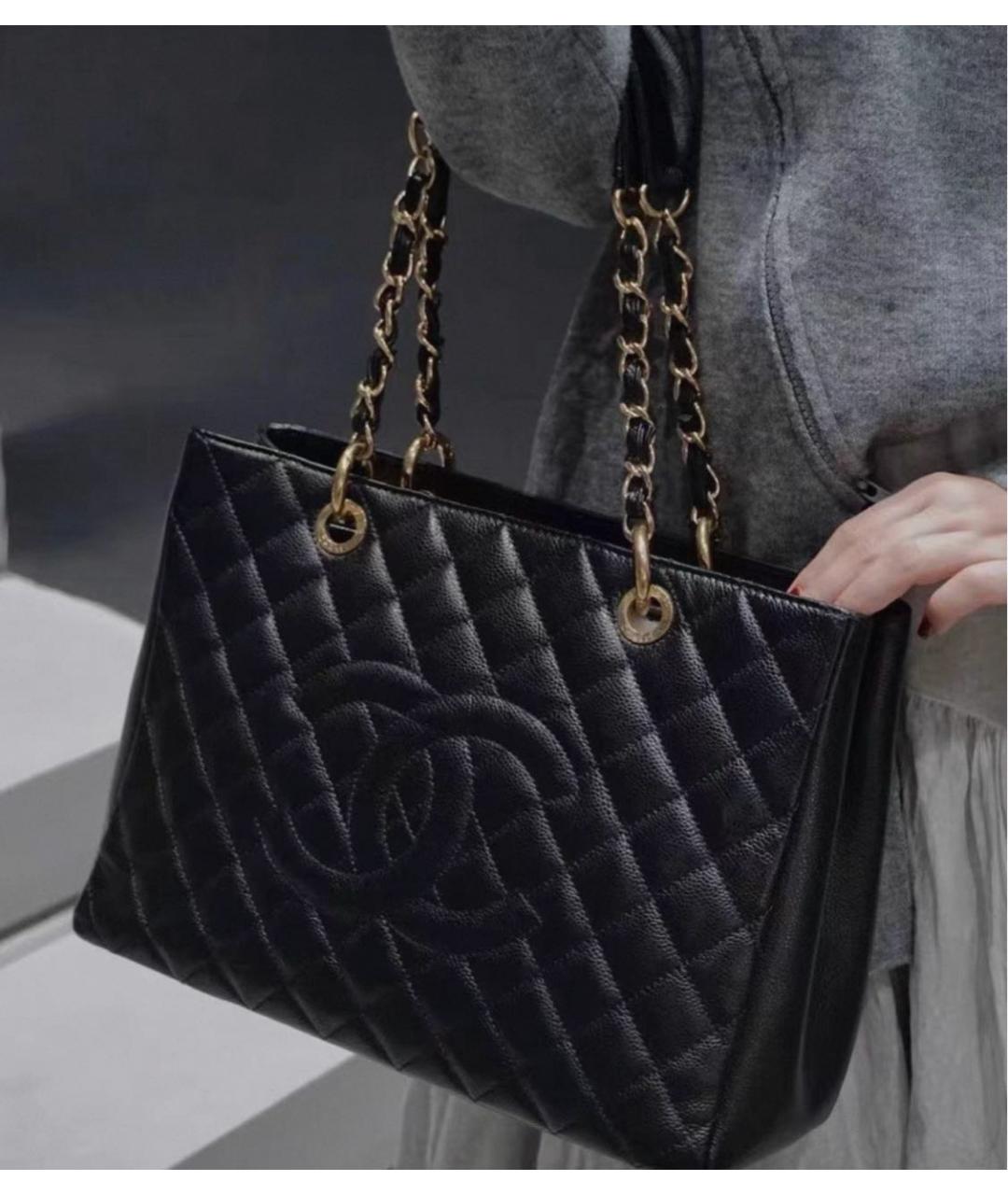 CHANEL Черная кожаная сумка тоут, фото 5