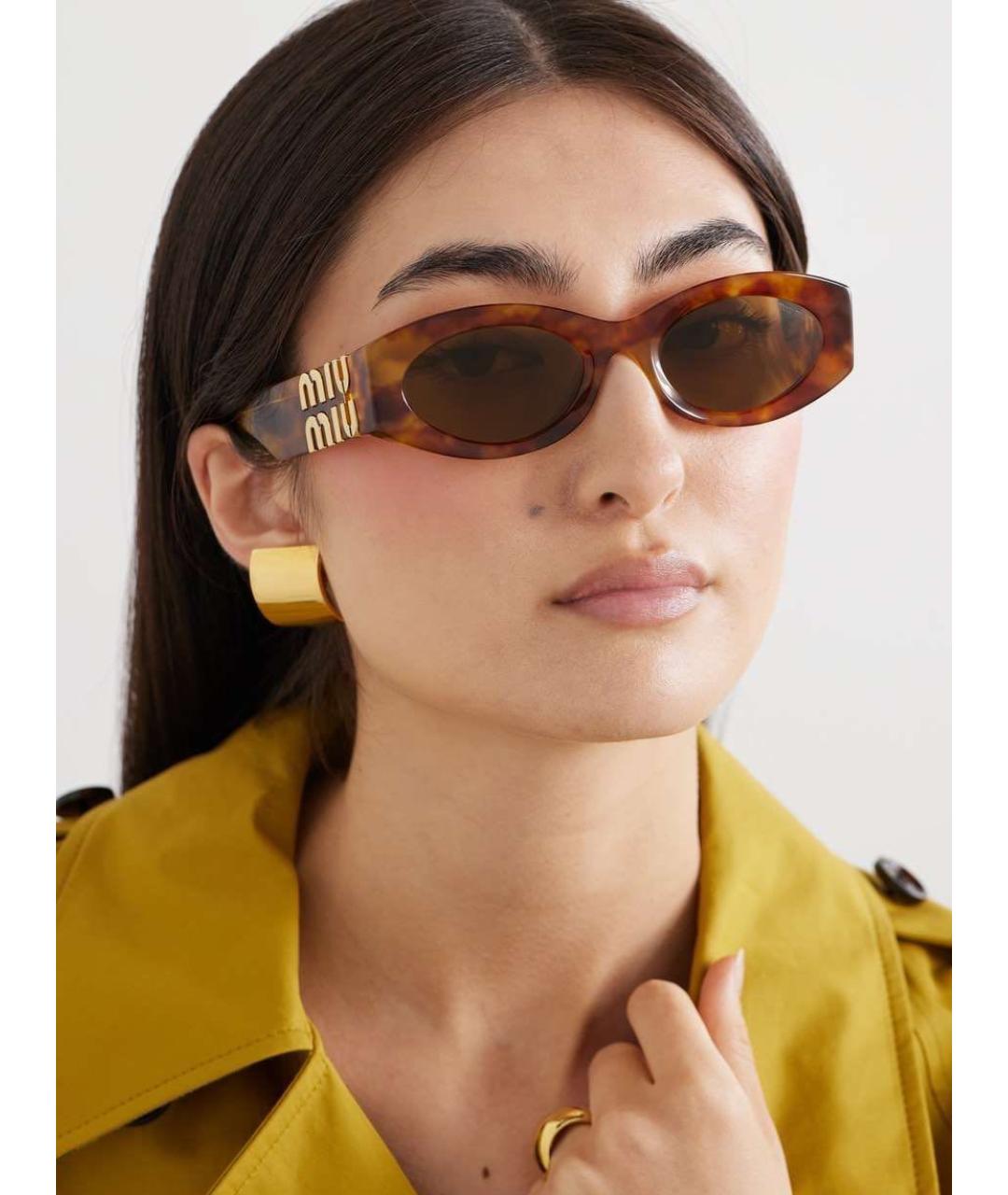 MIU MIU Коричневые пластиковые солнцезащитные очки, фото 3
