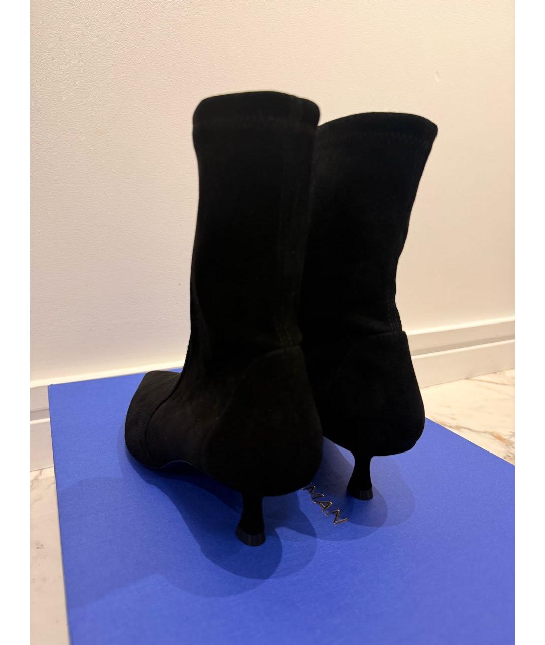 STUART WEITZMAN Черные замшевые ботильоны, фото 4