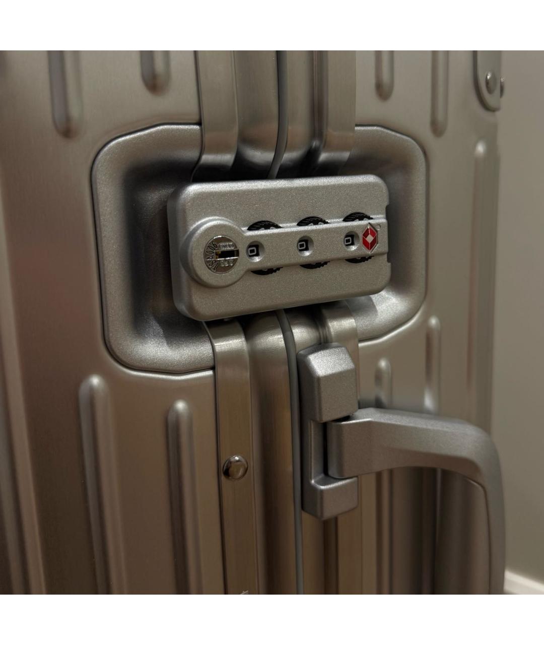 Rimowa Серебрянный чемодан, фото 2