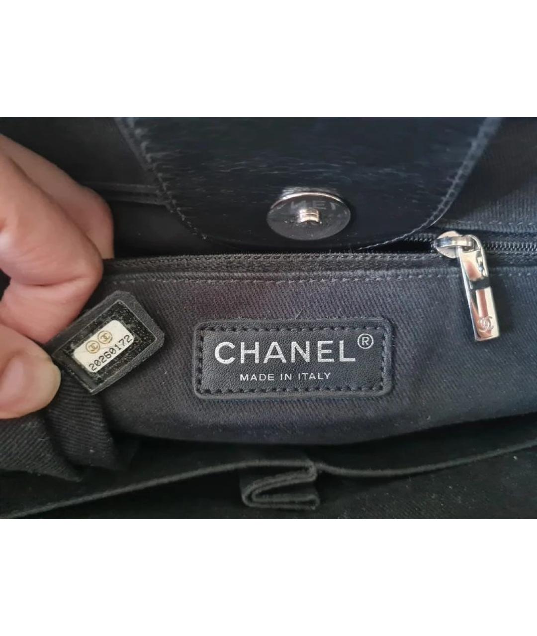 CHANEL Черная кожаная сумка с короткими ручками, фото 6