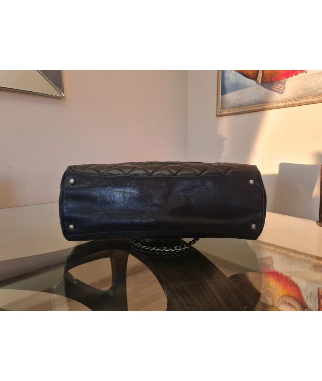 CHANEL Черная кожаная сумка с короткими ручками, фото 5