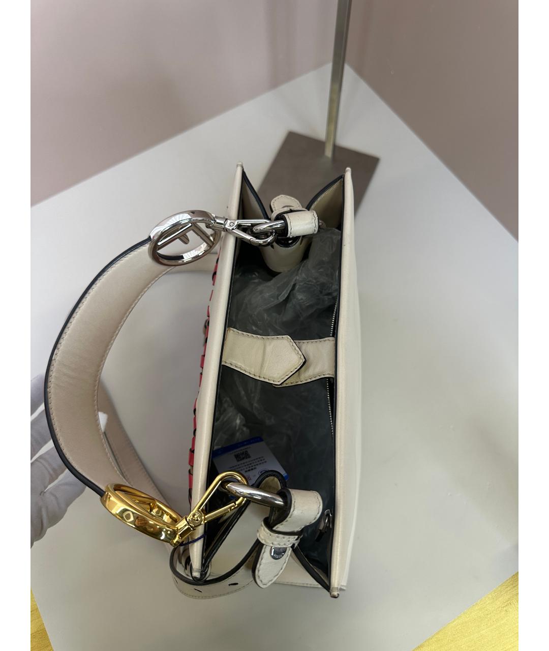 FENDI Бежевая кожаная сумка через плечо, фото 4