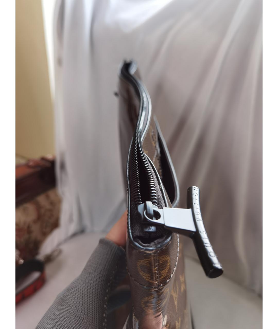 LOUIS VUITTON Коричневая сумка через плечо, фото 9