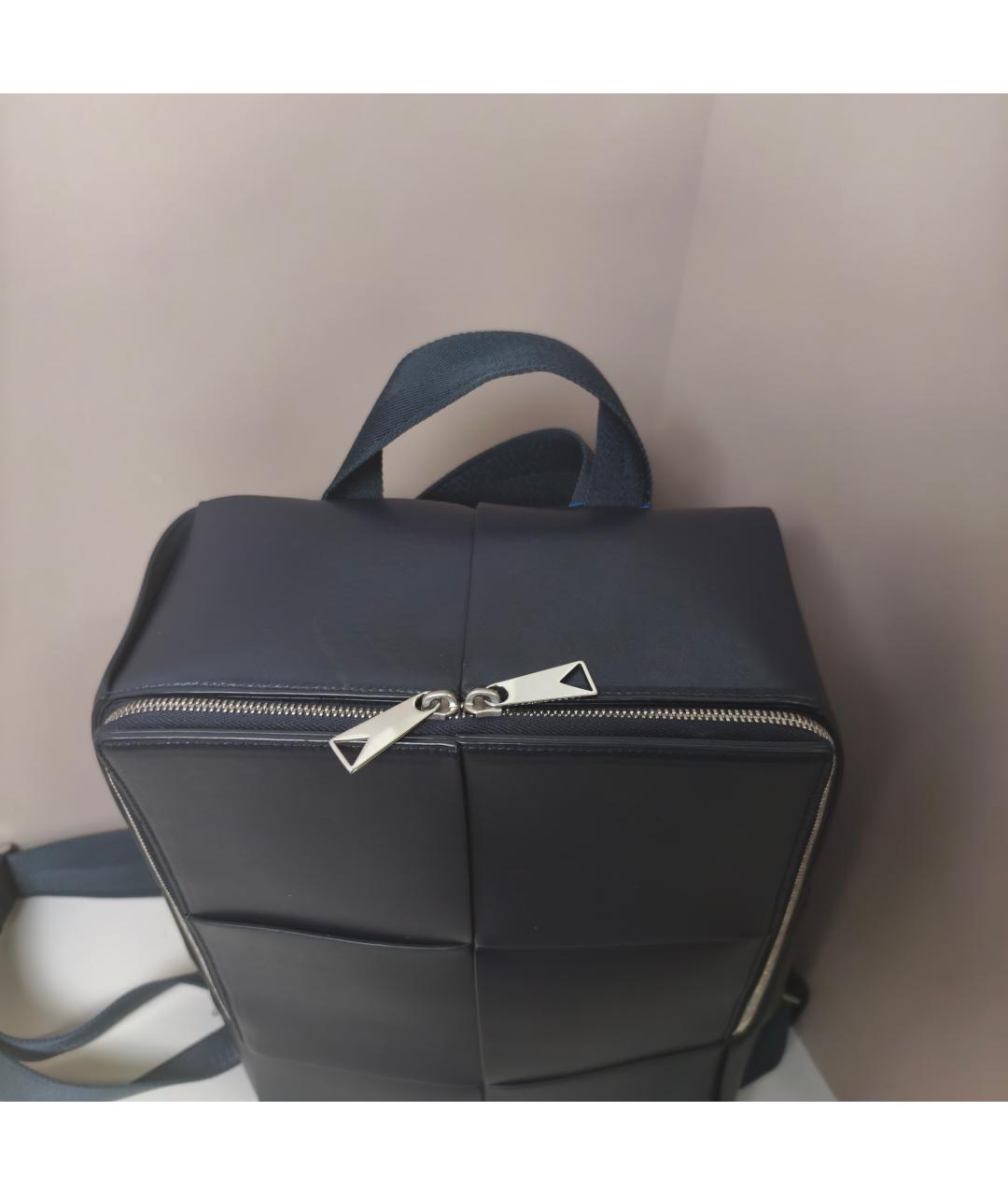 BOTTEGA VENETA Темно-синий кожаный рюкзак, фото 7