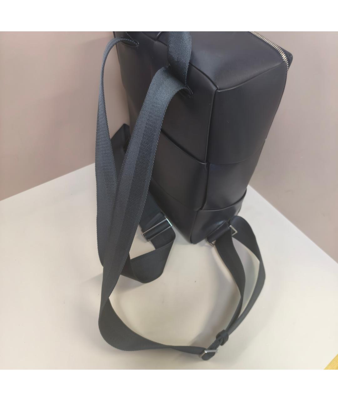 BOTTEGA VENETA Темно-синий кожаный рюкзак, фото 5