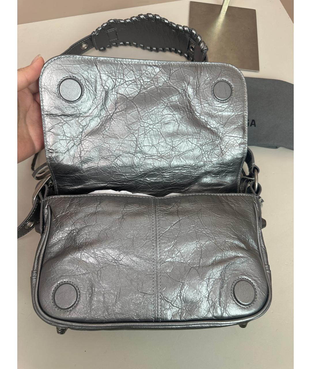 BALENCIAGA Серебряная кожаная сумка через плечо, фото 6