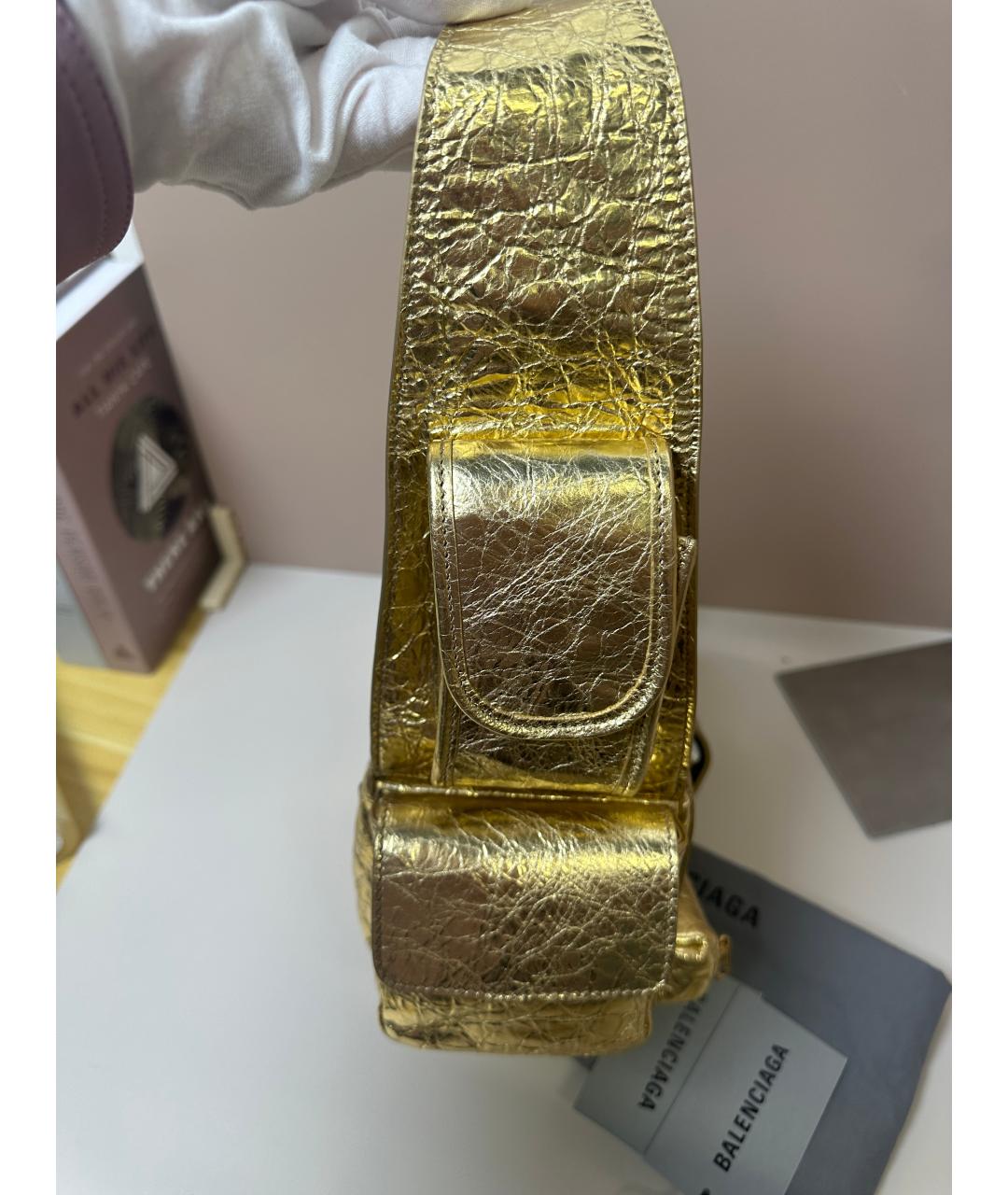 BALENCIAGA Золотая кожаная сумка через плечо, фото 3