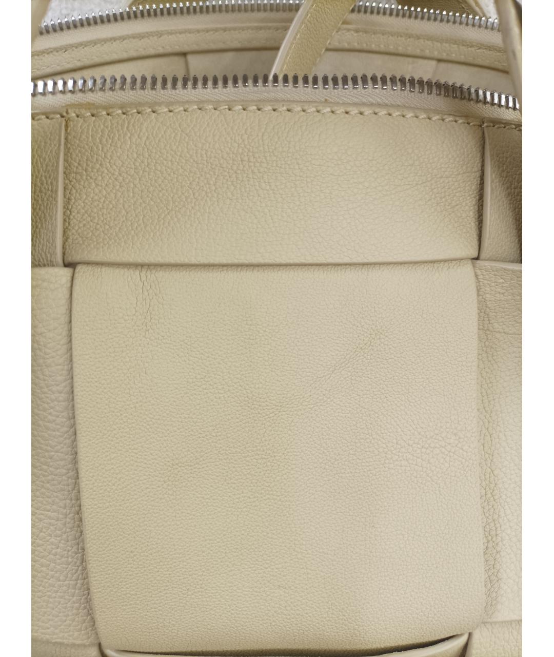 BOTTEGA VENETA Бежевая кожаная сумка с короткими ручками, фото 5