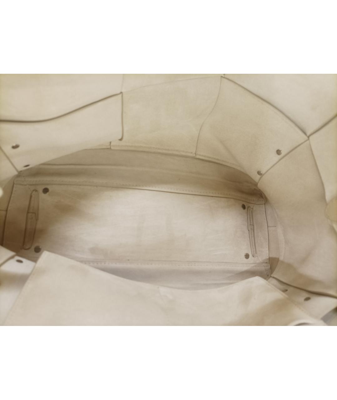 BOTTEGA VENETA Бежевая кожаная сумка с короткими ручками, фото 6