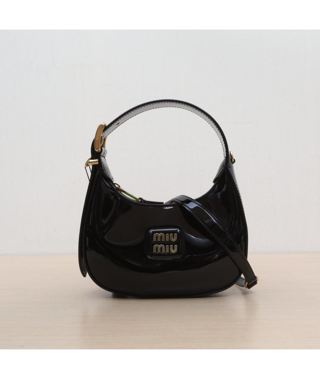 MIU MIU Черная сумка через плечо из лакированной кожи, фото 2