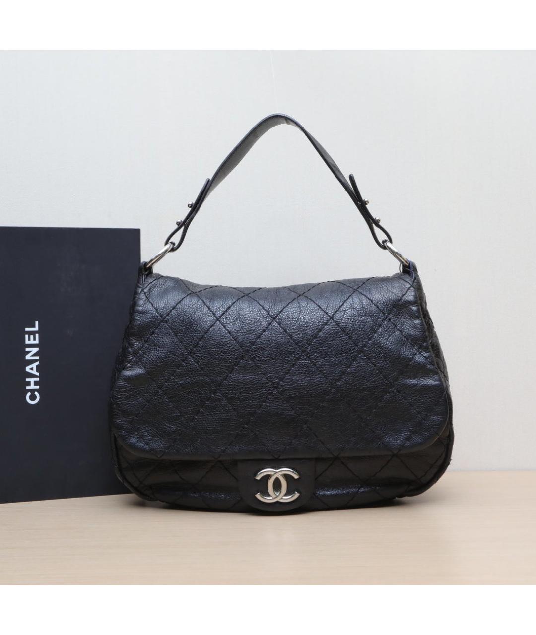 CHANEL Черная кожаная сумка через плечо, фото 2