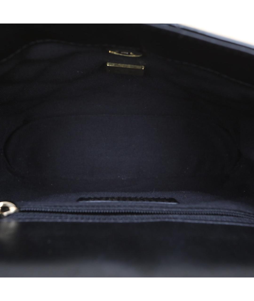 CHANEL Черная сумка через плечо из лакированной кожи, фото 9