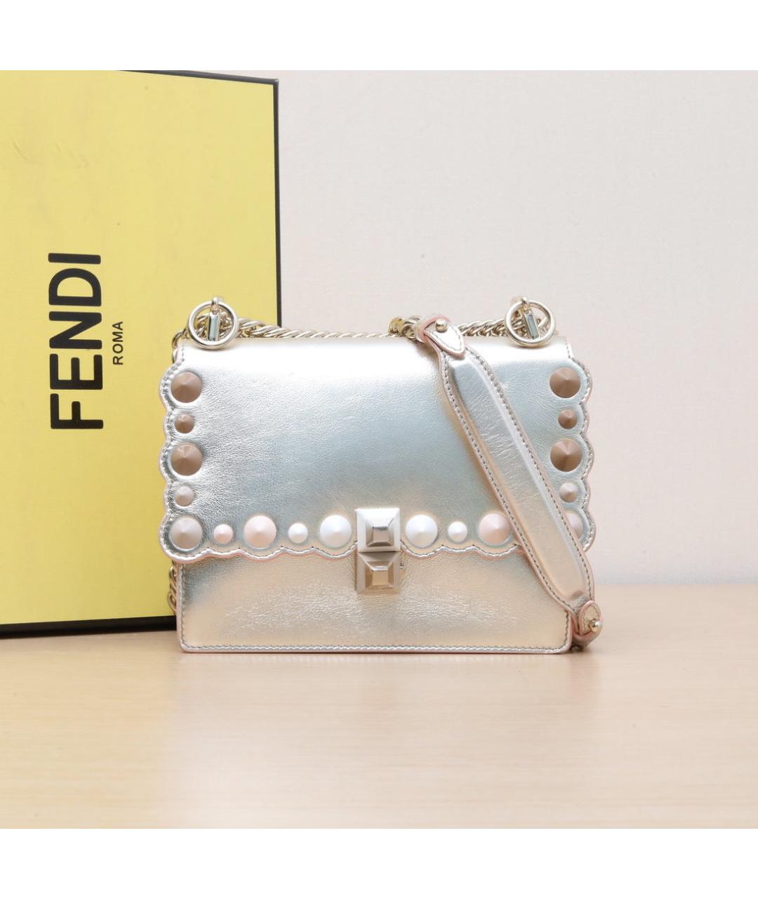 FENDI Серебряная кожаная сумка через плечо, фото 2