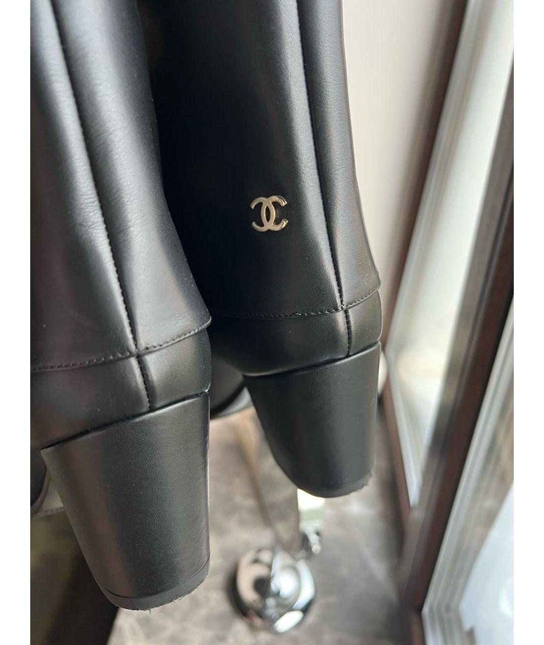 CHANEL Черные кожаные сапоги, фото 6