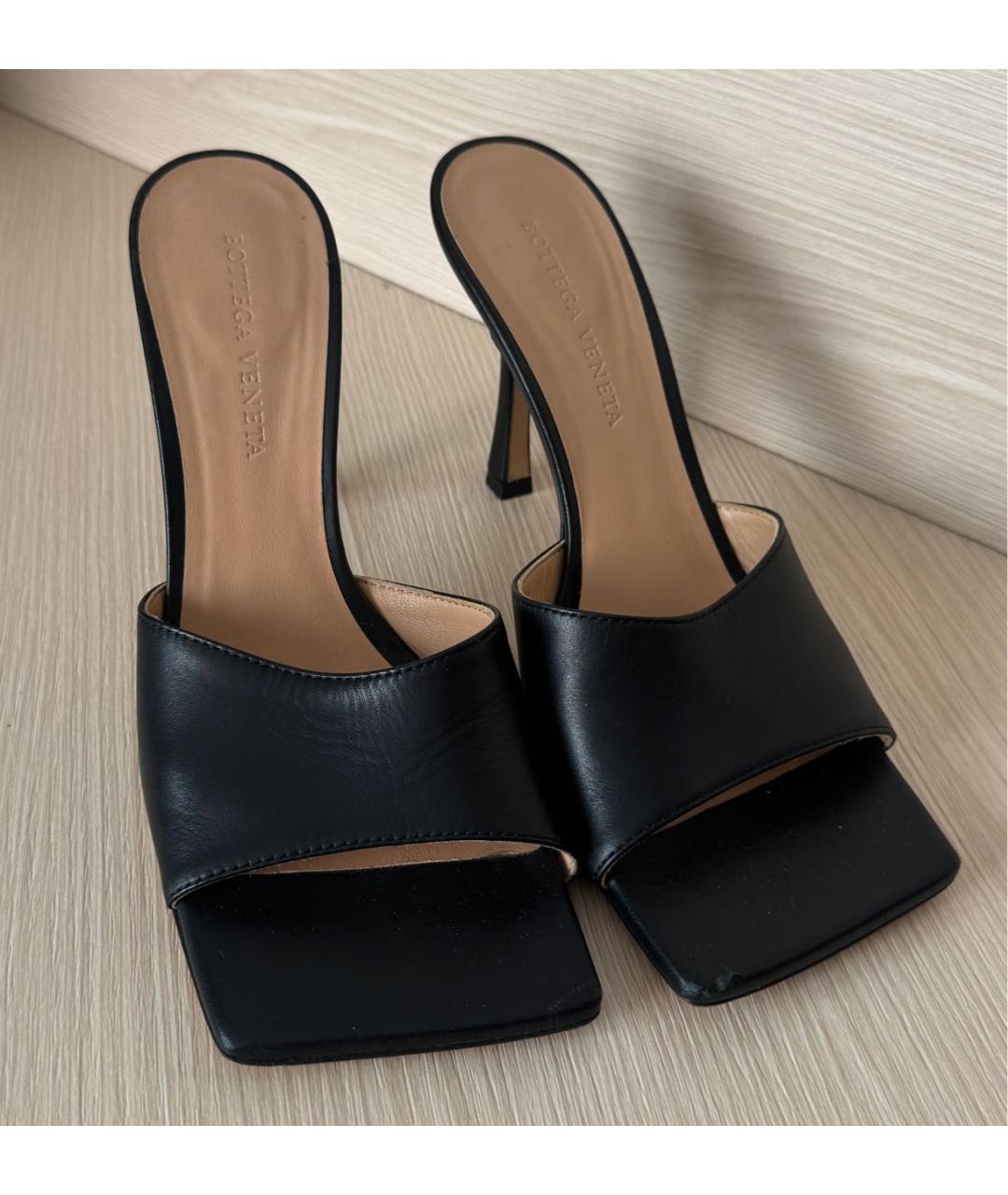 BOTTEGA VENETA Черные кожаные мюли, фото 5