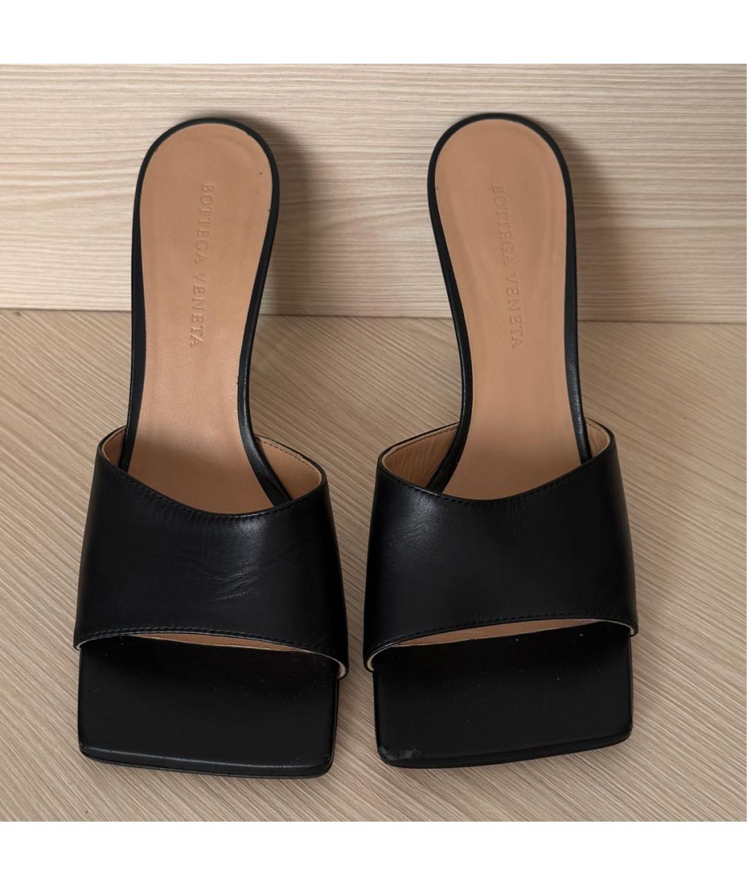 BOTTEGA VENETA Черные кожаные мюли, фото 2