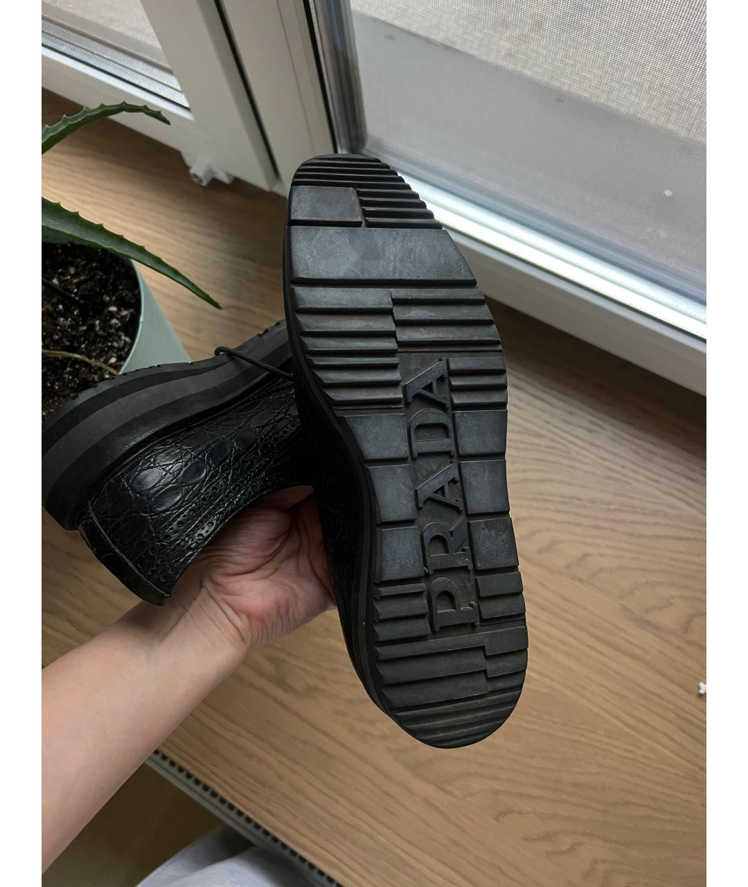 PRADA Черные низкие ботинки из экзотической кожи, фото 4