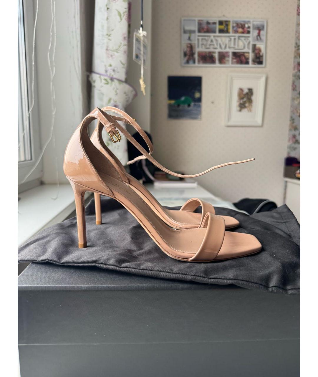 SAINT LAURENT Бежевые босоножки из лакированной кожи, фото 7