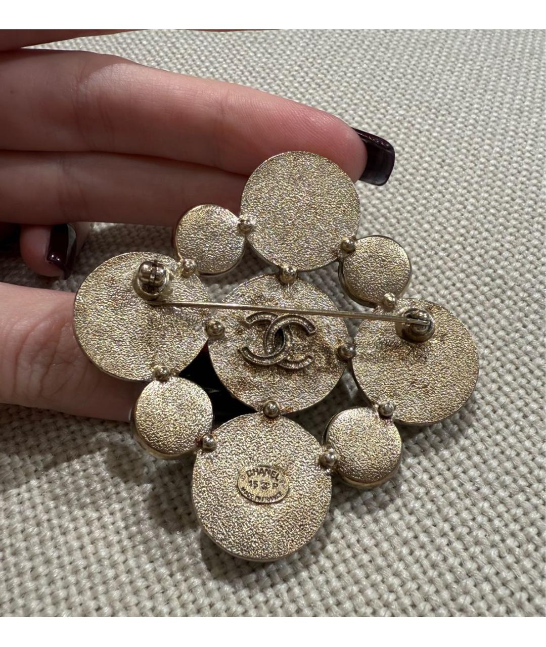 CHANEL Белая металлическая булавка / брошь, фото 3