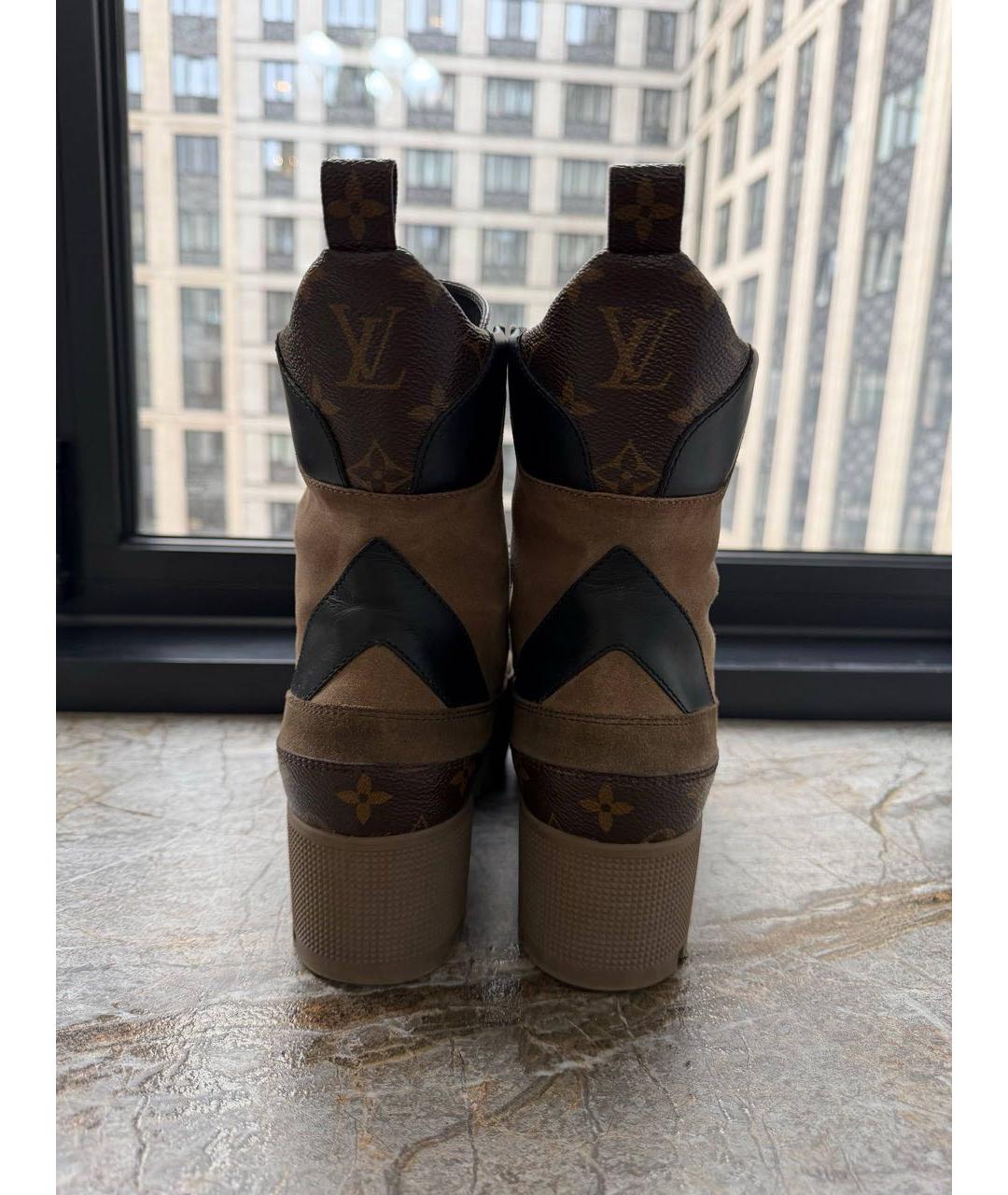 LOUIS VUITTON Коричневые замшевые ботинки, фото 4