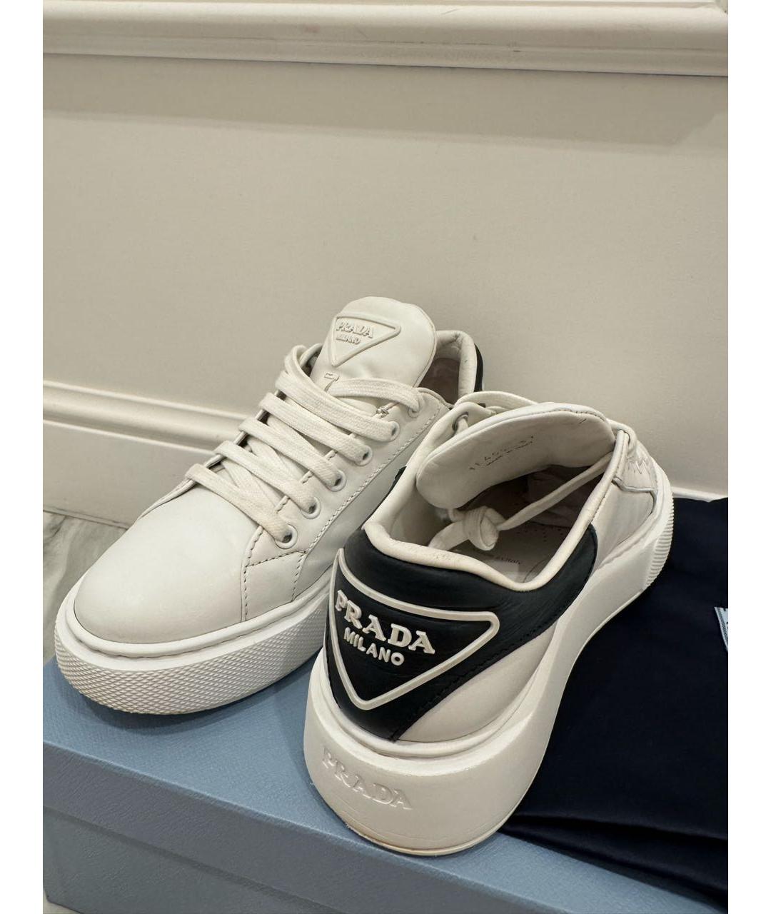 PRADA Белые кожаные кроссовки, фото 3