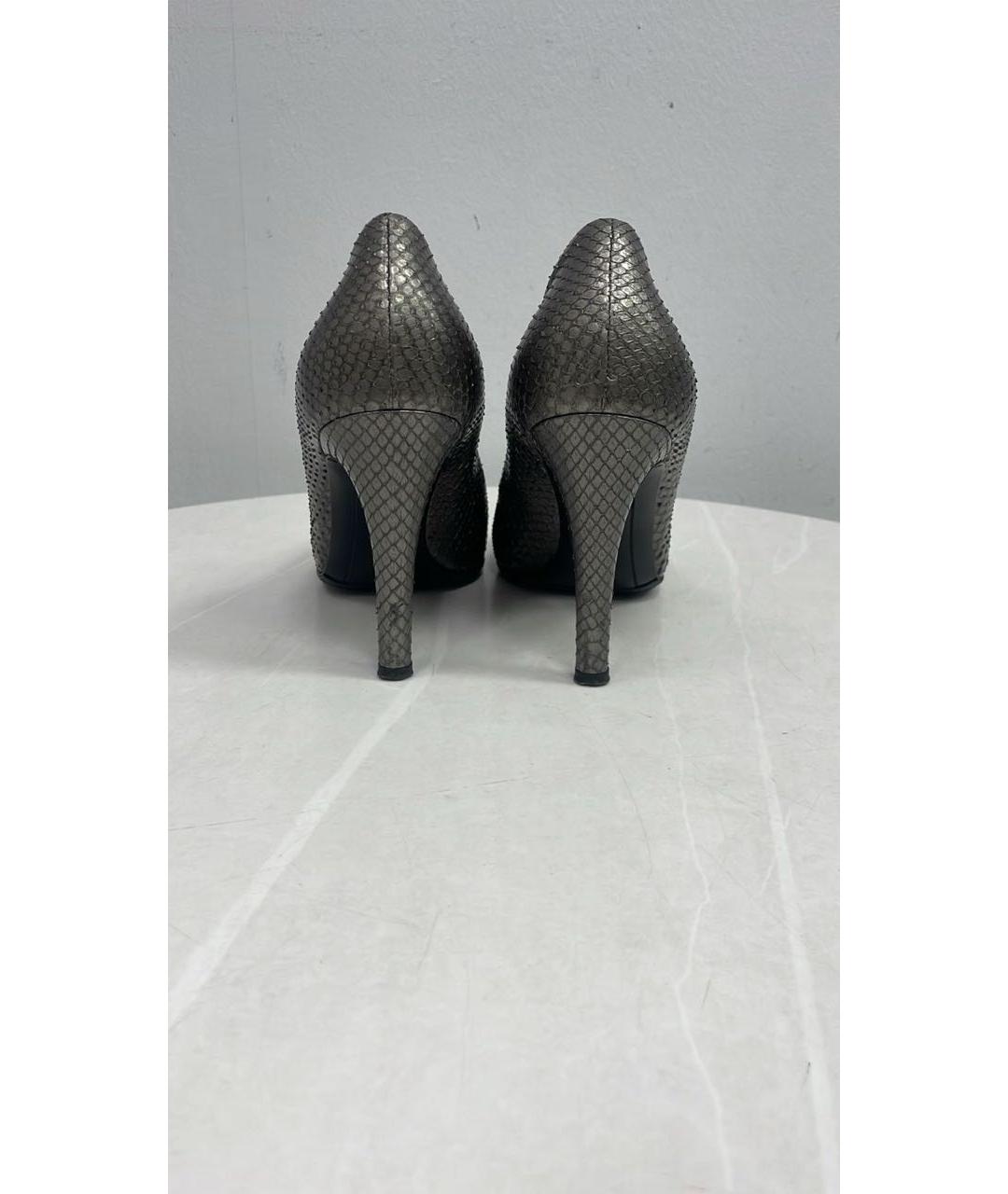 BOTTEGA VENETA Серебряные туфли из экзотической кожи, фото 2