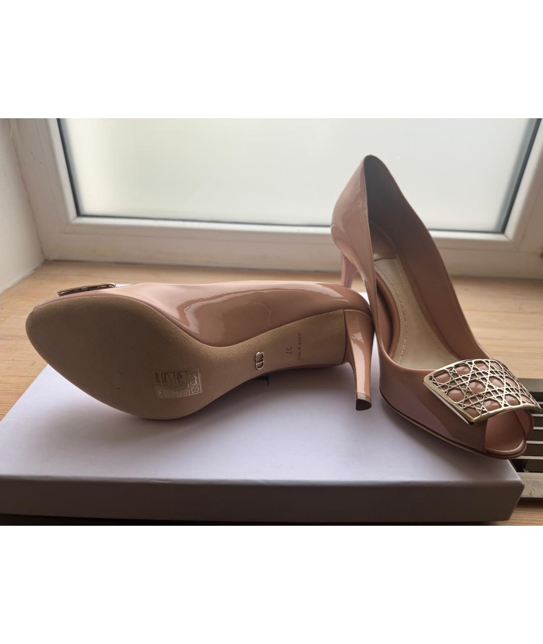 CHRISTIAN DIOR Бежевые туфли из лакированной кожи, фото 5