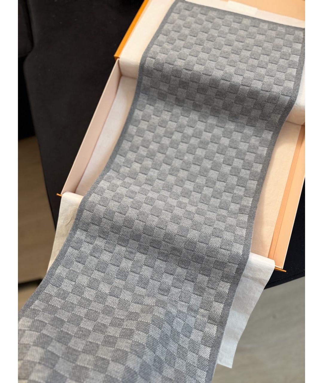 LOUIS VUITTON Серый шерстяной шарф, фото 2