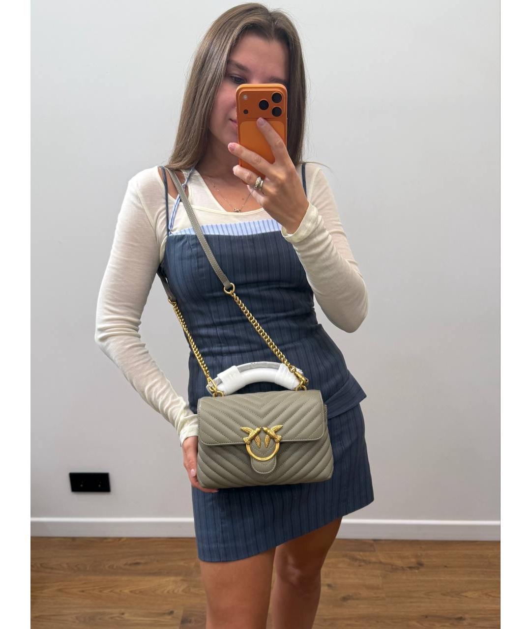 PINKO Серая кожаная сумка с короткими ручками, фото 5