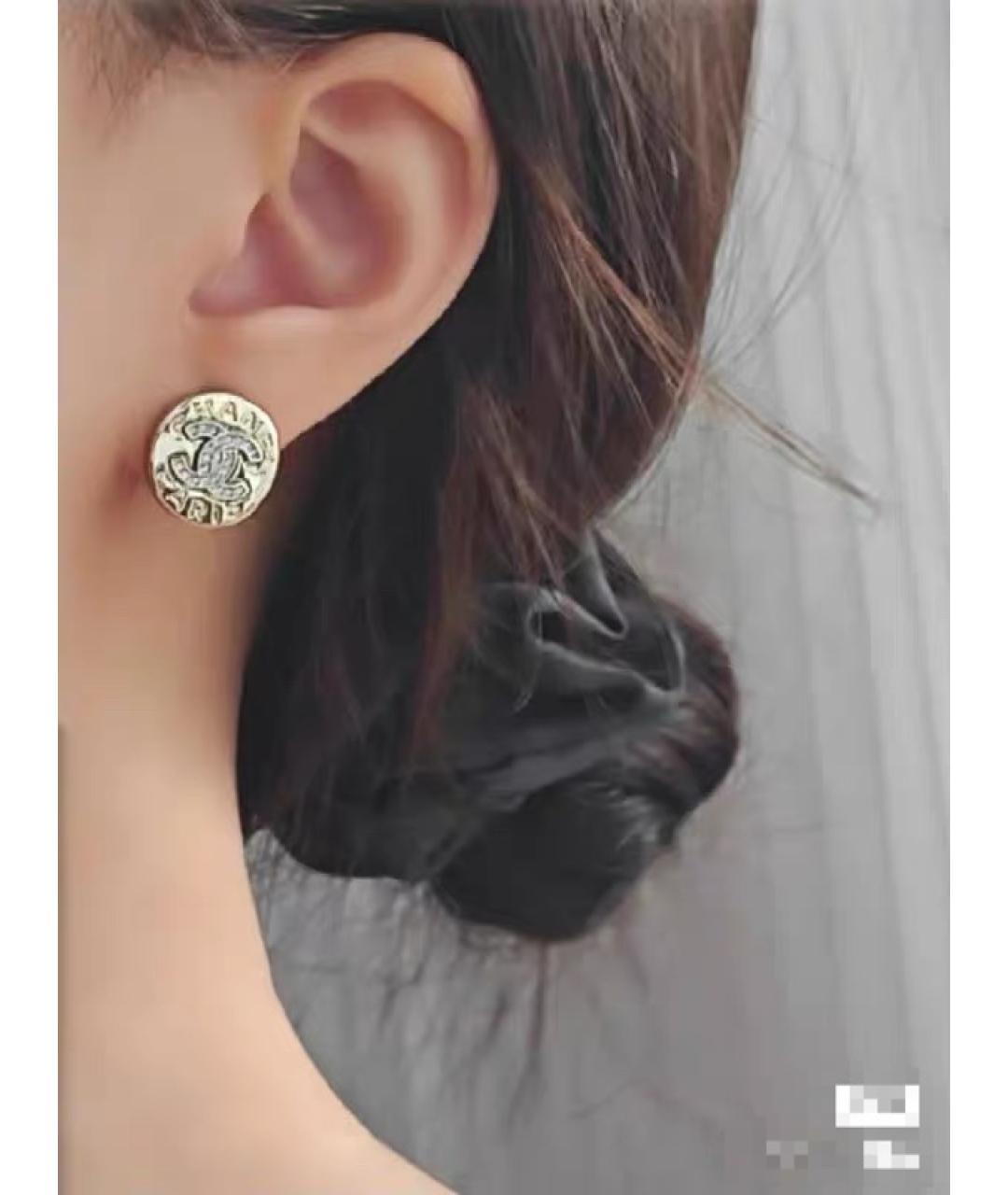 CHANEL Золотые металлические серьги, фото 5