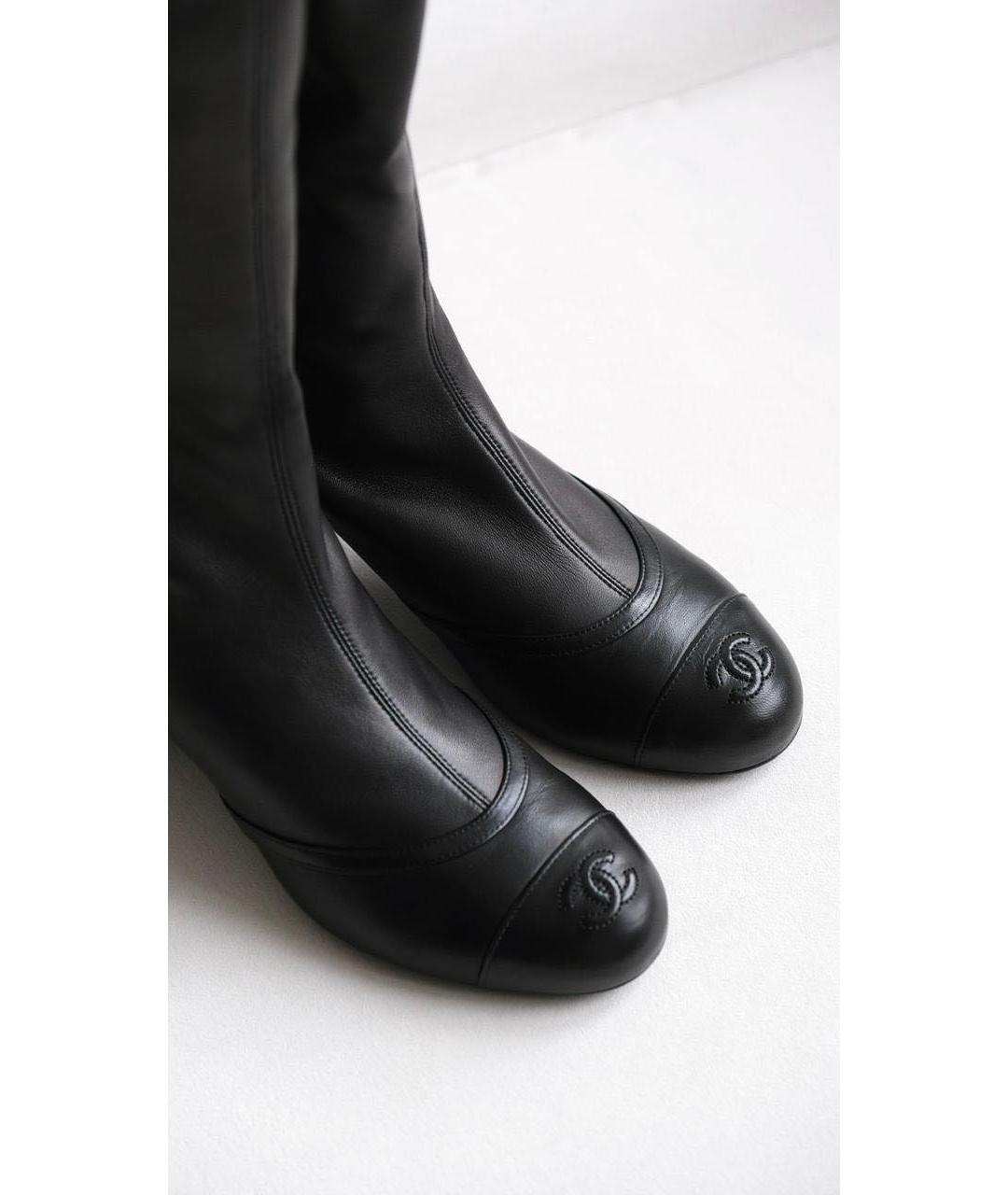 CHANEL Черные кожаные ботфорты, фото 2