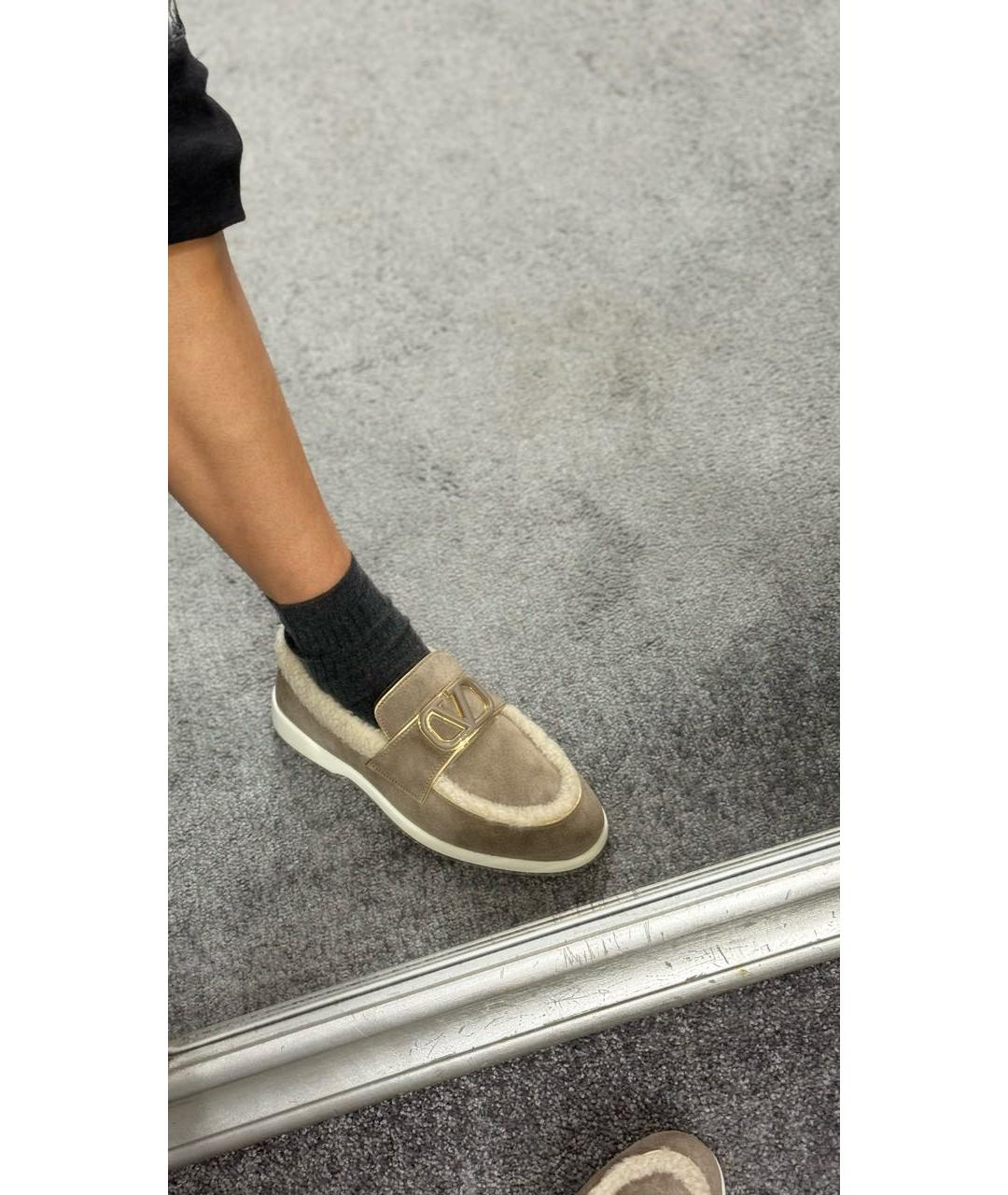 VALENTINO Бежевые замшевые лоферы, фото 5