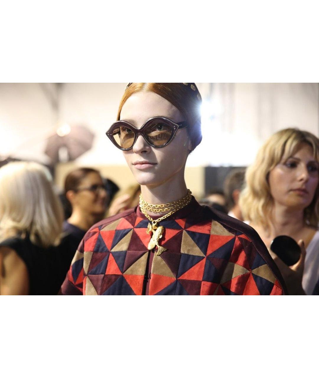 VALENTINO Бордовые пластиковые солнцезащитные очки, фото 3