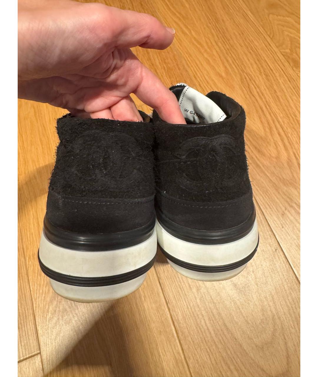 CHANEL Черные замшевые кеды, фото 4