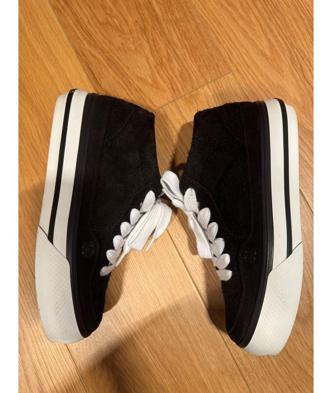 CHANEL Черные замшевые кеды, фото 2