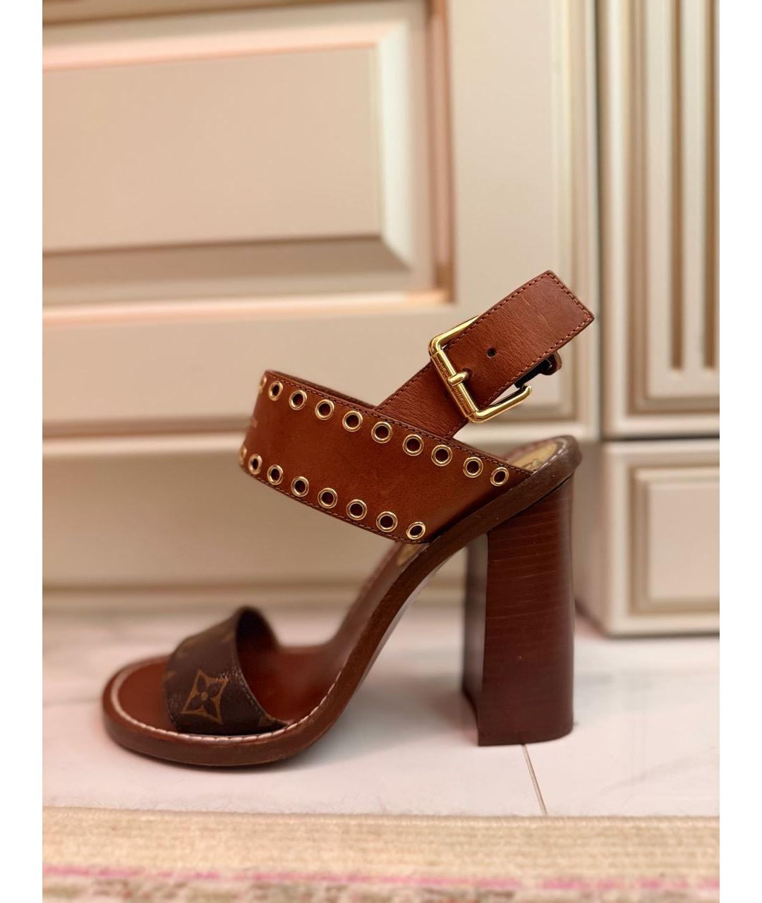 LOUIS VUITTON Коричневые кожаные босоножки, фото 9
