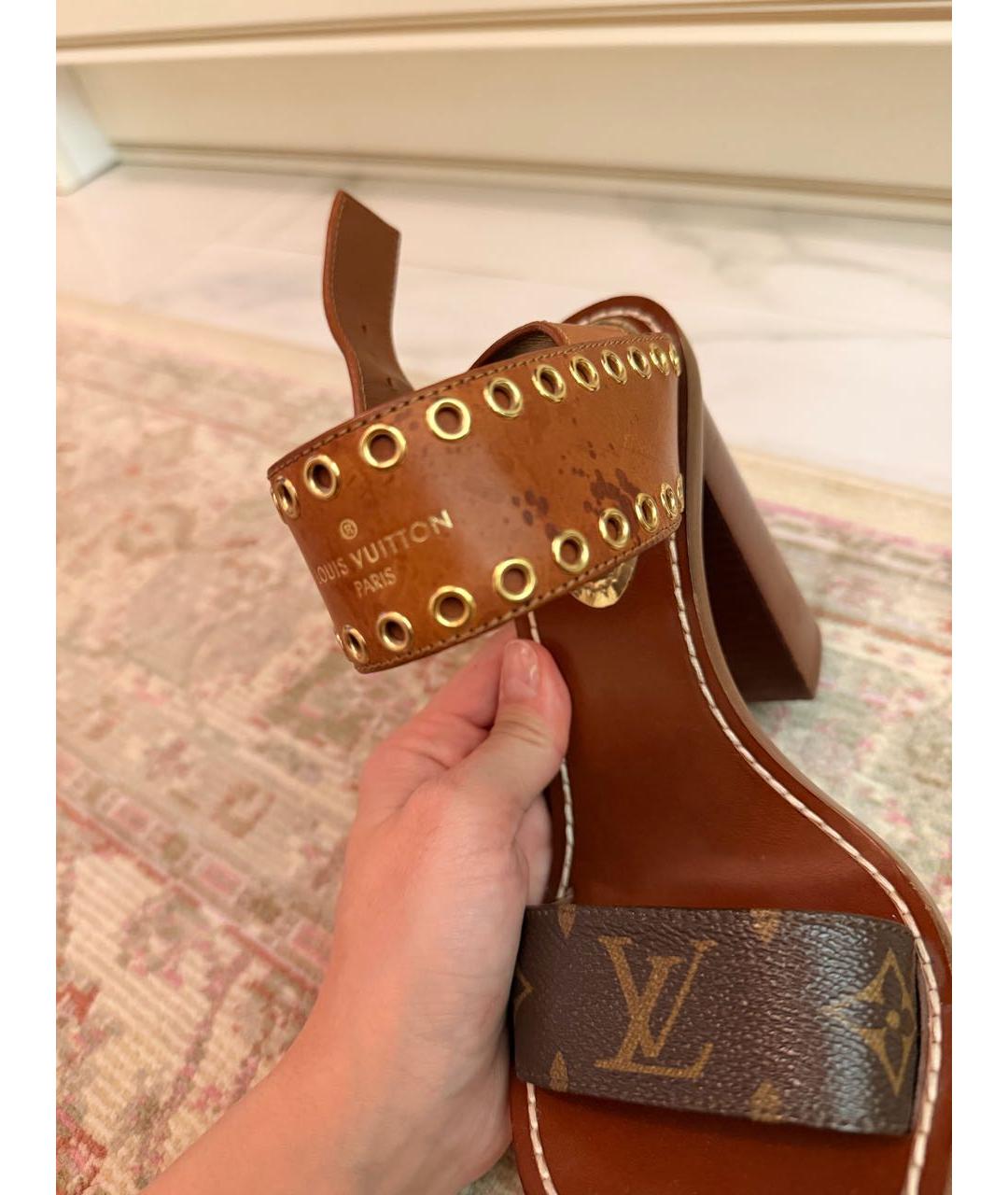 LOUIS VUITTON Коричневые кожаные босоножки, фото 3