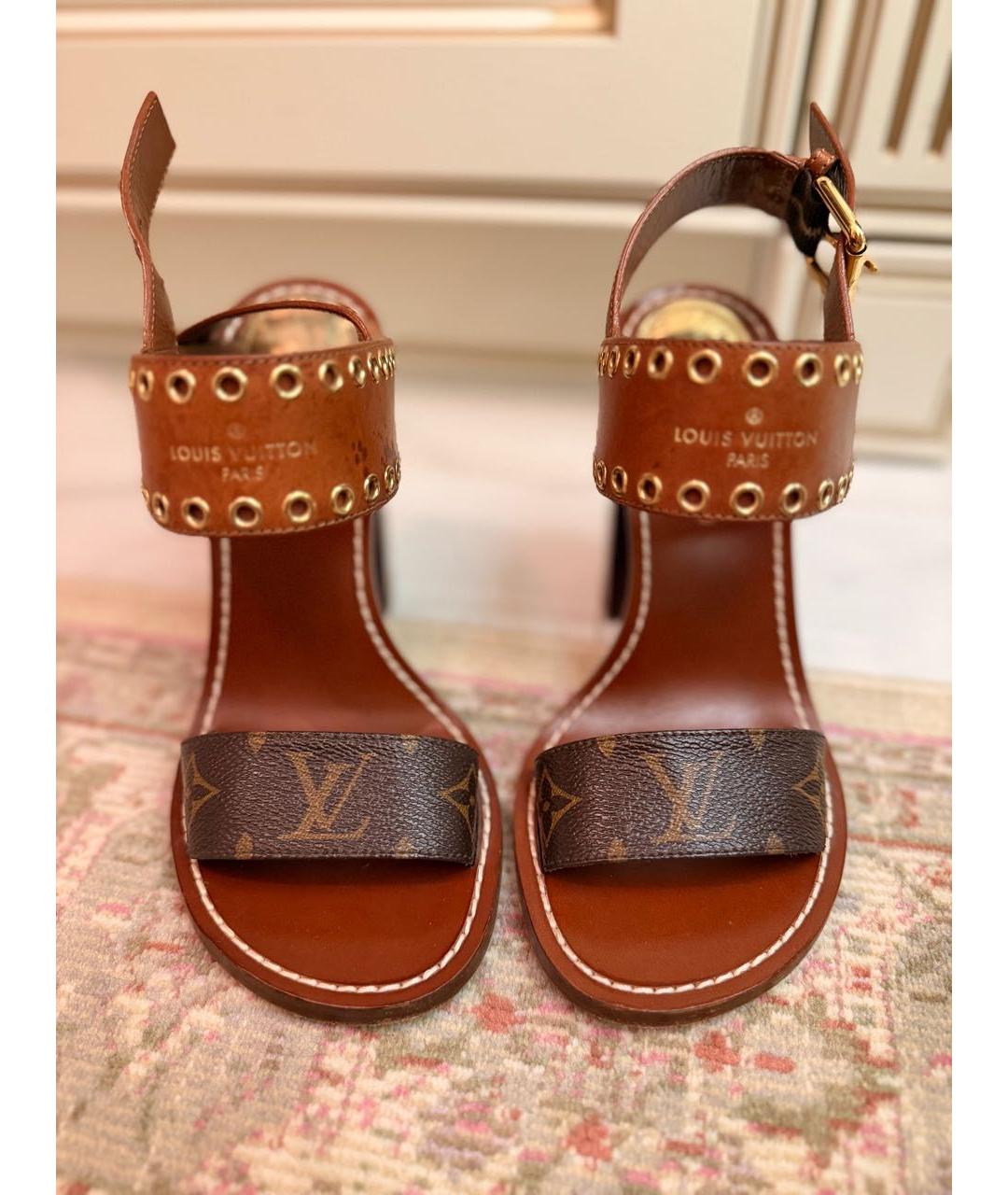 LOUIS VUITTON Коричневые кожаные босоножки, фото 2