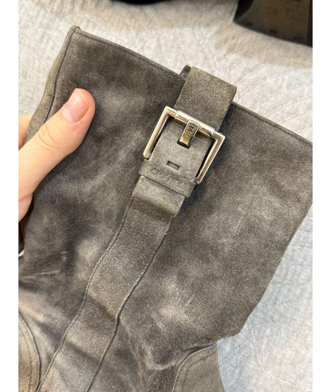 CHANEL Серые замшевые полусапоги, фото 3