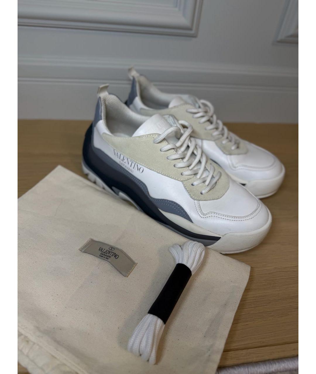 VALENTINO Белые кожаные низкие кроссовки / кеды, фото 3