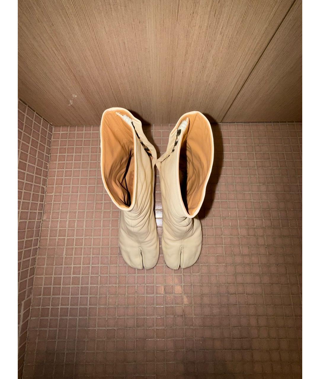 MAISON MARGIELA Бежевые кожаные ботильоны, фото 3